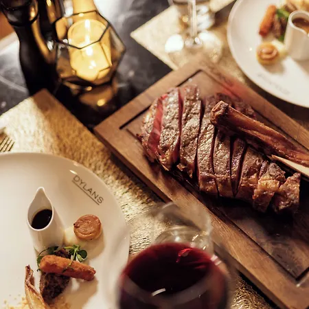 アレキサンダー ホテル