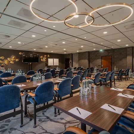 アレキサンダー ホテル