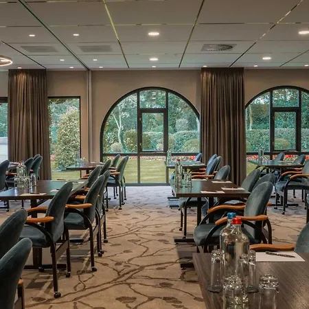 アレキサンダー ホテル