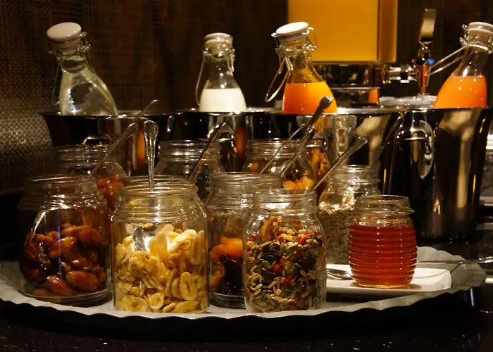 Отель Alexander