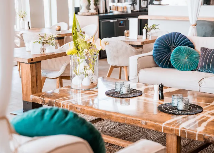 Отель Alexander 4*