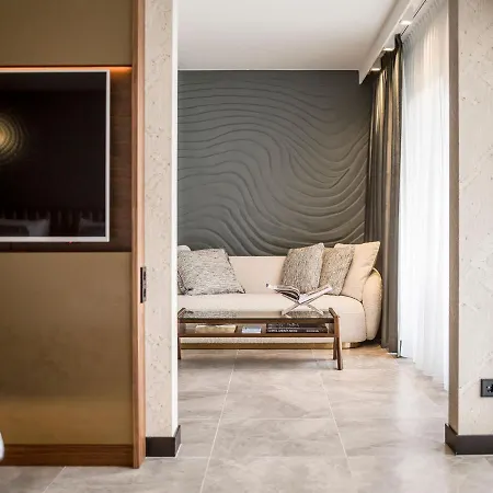 Alexander Otel