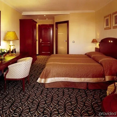Alexander Otel